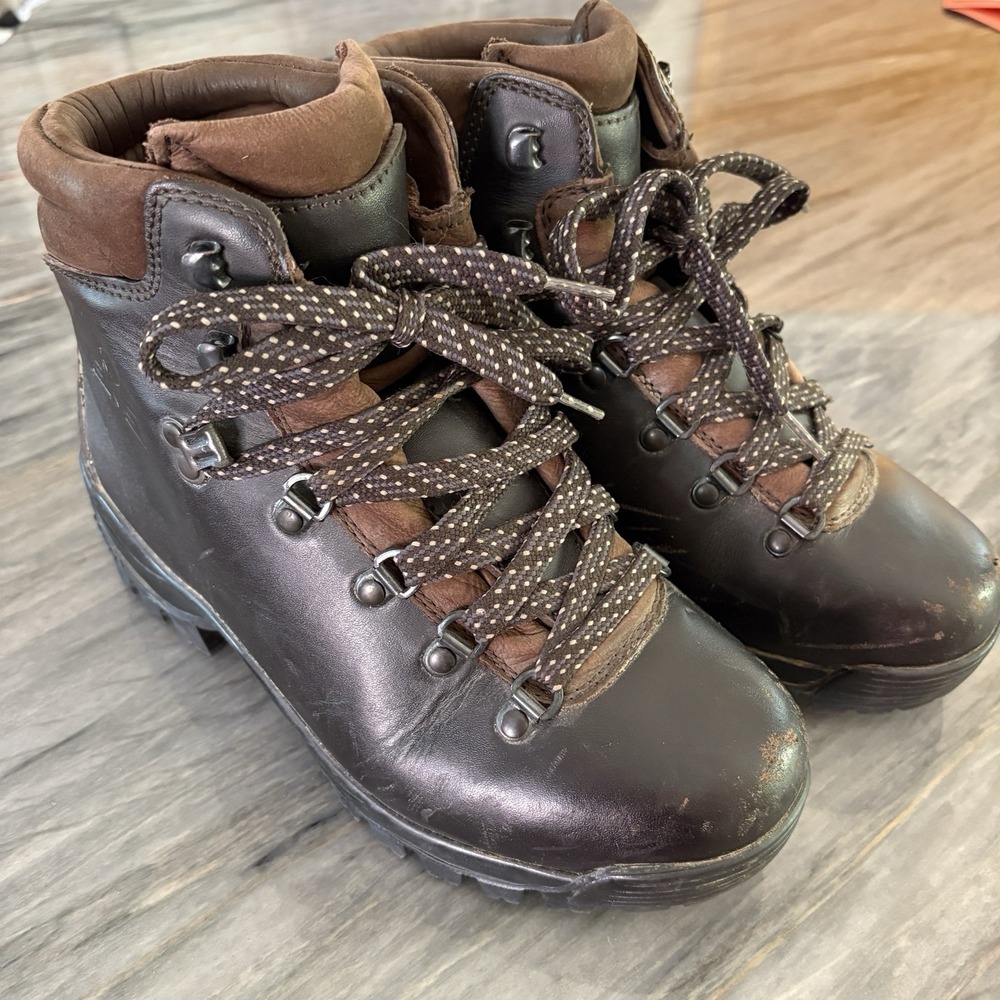 EMS Vibram Sole Brown Leather Hiking Boots Women's 7 Good Used Condition